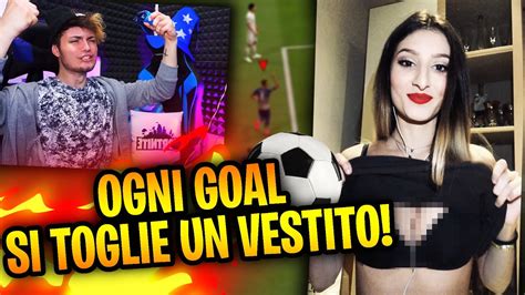 Ogni Goal La Mia Amica Si Toglie Un Vestito E Finisce In Fifa 20 Challenge Youtube