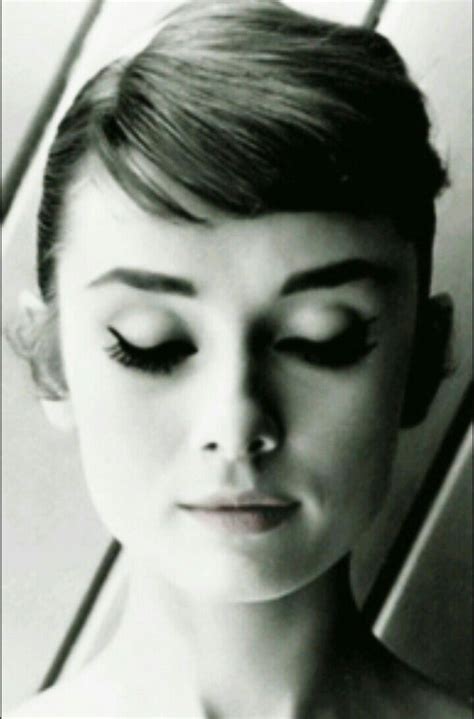Audrey Hepburn Is So Beautiful And Here Is Some Of Her Eye Makeup 💋
