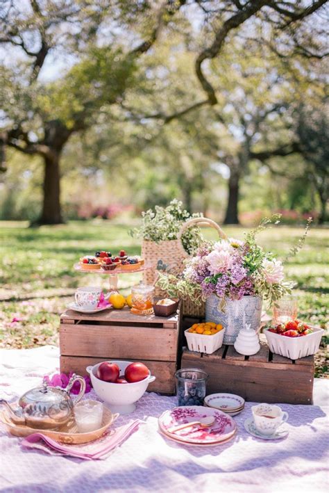 Let's hit the sand and have a fabulous beach picnic! Azalea Tea Party Picnic | Picnic birthday, Vintage picnic ...
