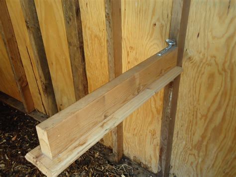 Each saddle rack has one 2' piece of 2×4 wood and one 20 piece of 2×4 wood. Easy To Build Saddle Stand PDF Woodworking