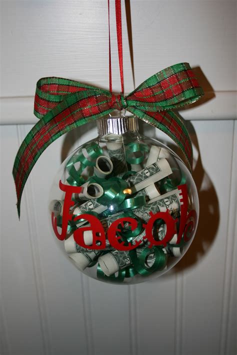 If you're looking to wow your family and friends the minute they receive your gift, then a little creative gift wrapping is just what you need. Family Mementos: Christmas Money Ornaments