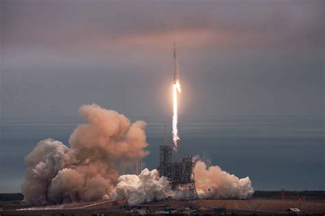 Spacex Launches Rocket Carrying Space Station Cargo The New York Times