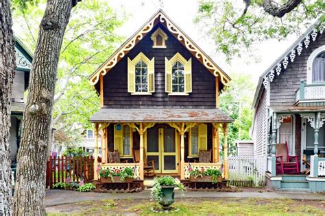 The Gingerbread Houses On Marthas Vineyard The Front Door Project