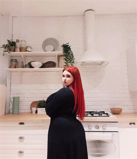 9999 Likes 269 Comments Alena Ostanova Alenaostanova On Instagram Curvy Girl Fashion