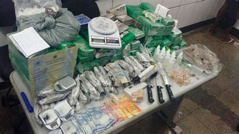 PM apreende mais de kg de drogas durante operação em SP Santos e Região G