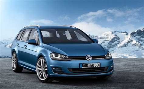 Selecting the automatic transmission brings the price to $22,995. Cars Model 2013 2014: 2014 Volkswagen Golf Wagon First Look