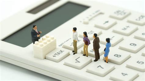 Kamu diharuskan datang ke kantor pajak untuk meminta konfirmasi. Syarat Pembuatan NPWP Pribadi di Kantor Pajak Terdekat - Ajaib