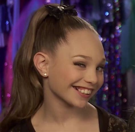 Hey This Is Maddie Ziegler Shes 12 Years Old And She Does Dance On