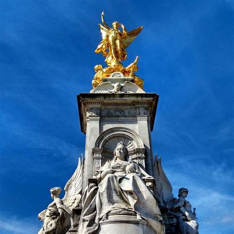 Mandy Velasquez On Instagram The Statue Of Queen Victoria At The