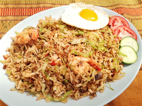 /ˌnɑːsi ɡɒˈrɛŋ/) refers to fried rice in both the indonesian and malay languages. Cara Membuat Nasi Goreng Sederhana yang Sangat Lezat