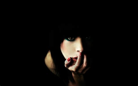Pin By Zoe M On Shoot Th April Emo Girl Wallpaper Dark Photography Portrait