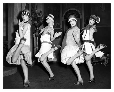 Flappers Womens Fashion In The 1920s