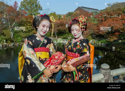japan asia kyoto outdoor colourful costume geishas no model