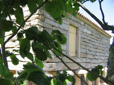 Casa gallega de piedra rehabilitada, situada en el puerto de barizo (malpica), pueblo da costa da morte, a 500 metros de la playa del mismo nombre, y de se vende casa en laxe para reformar, ideal para pequeño hotel o casa de turismo rural por su magnífica situación, al lado de casa do arco. Casas Rurales en alquiler Costa da Morte Turismo Rural en ...