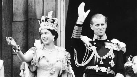 how old was queen elizabeth when she ascended to the british throne
