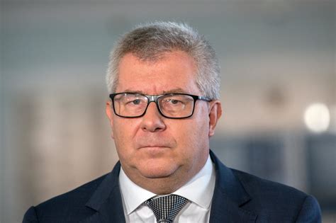 Ryszard Czarnecki broni Mirosława Hermaszewskiego