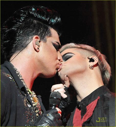 Adamclambert Adam Lambert Kissing Tommy Joe Ratliff On Stage Adam Lambert Adam