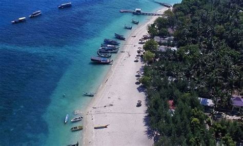 Salah satu keunggulan dari aplikasi ini adalah banyaknya promo yang disediakan sehingga harga dijamin lebih murah. 10 Gambar Gili Labak Madura, Harga Tiket Masuk Pantai ...