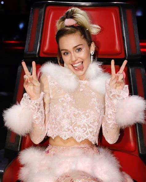 Miley Cyrus Beautiful Talented Stars Star Popular Girl Rich