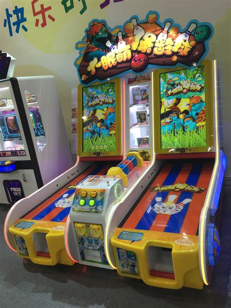 Big Eye Bowling Arcade Game Machine Yuto Games