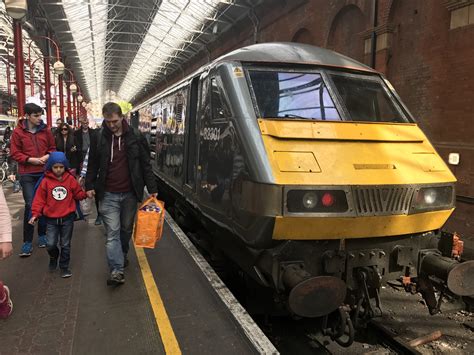 Medium Haul Rail Travel Done Right The Chiltern Mainline Silver Train