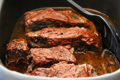 Slow Cooker Short Ribs
