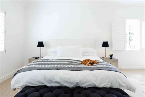 11 Best White Paint Colors For Your Bedroom Walls