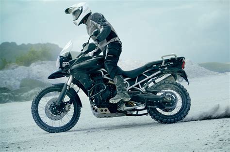 The triumph tiger 800xc's modern switchgear, thorough clocks, tapered bars, mirrors and screen are all a level above the offerings of its bmw rival. 2013 Triumph Tiger 800 XC Review - Top Speed