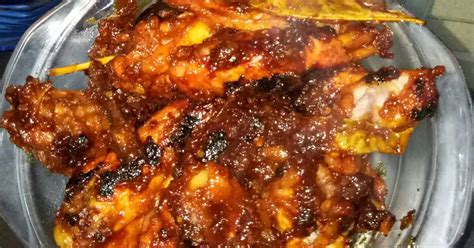 Rasa gurih ayam bakar yang menyerap sampai ketulang ini dihasilkan dari cara masak yang khusus yaitu mengungkep ayam dengan api kecil hingga lama. Resep Ayam Bakar Teflon Kayu Manis oleh Anissa Sari - Cookpad