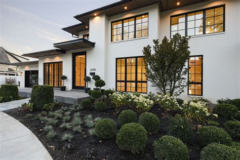 contrast modern exterior | White exterior houses, House paint exterior, Exterior design