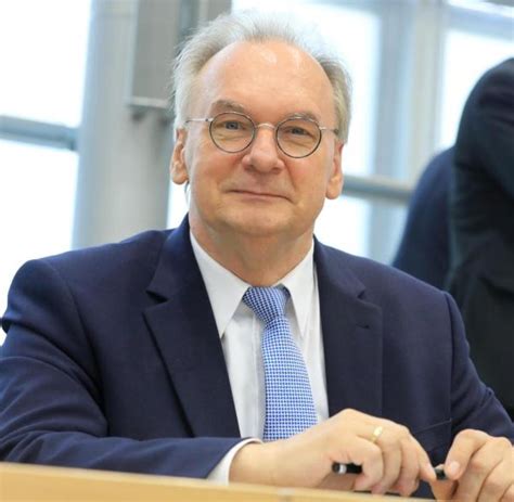 Haseloff hatte im wahlkampf eine zusammenarbeit mit der afd nach der landtagswahl. Haseloff zu 70 Jahren Grundgesetz: «Demokratie ...