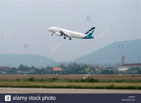 Silkair Airplane Taking Off Stock Photo Alamy