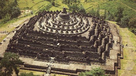 印尼这座古迹与中国长城齐名被评为古代东方四大奇迹之一 中国长城 婆罗浮屠 印尼 新浪新闻