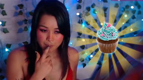 Twitch Hot Tub Streamer Gets Banned For Sitting On A Cupcake Radina Koutsafti Entertainment