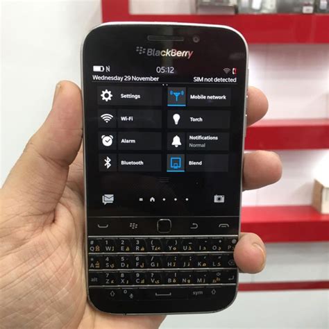 Blackberry Q20 Classic Touch And Type 2gb16gb 8mp Camera Mobile