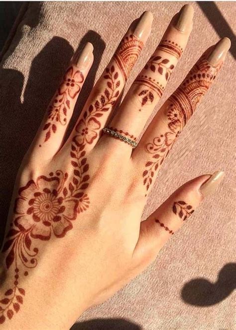 20 Simple Mehndi Designs For Hands And Fingers In 2019 Henna Tattoo