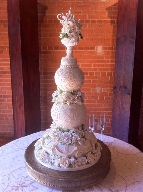 Queen Victorias Wedding Cake A Sweet Piece Of History Fashionblog