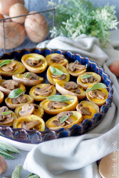 Check spelling or type a new query. Cestini di patate con fonduta - Brodo di coccole