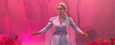 Frozen Elsa Finally Comes Out As Gay In Hilarious Snl Sketch