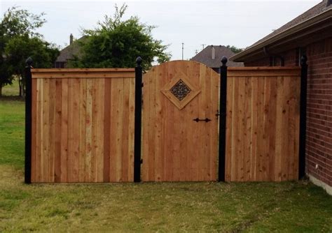 There are many different fencing types and styles with each offering their own benefits according to its purpose. A Guide to Different Wood Fence Styles | Buzz Custom Fence