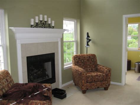 As per usual, our columnist rita konig has some good advice for testing out paint colours. {Lovelace Files}: June 2010 | Paint colors for living room ...