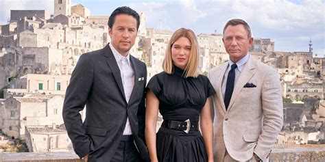 Combien De James Bond Avec Daniel Craig - Bond 25 Photos: Daniel Craig's Suit Is A Bizarre Optical Illusion