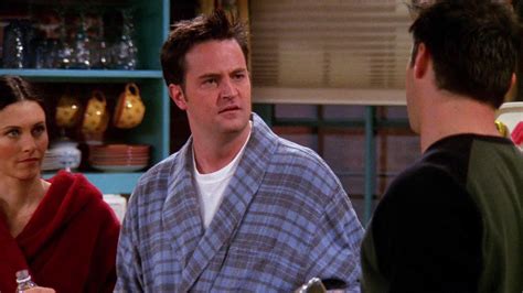 Friends S06e14 The One Where Chandler Cant Cry 2 Summary Season