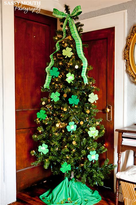 Holiday Trees To Decorate Your Home All Year Holiday Tree Diy
