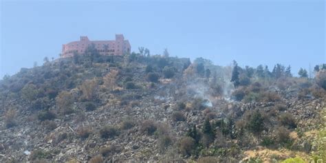 Palermo Ancora Fiamme A Monte Pellegrino Incendio Vicino Al Castello