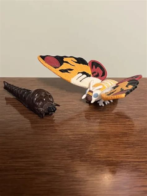 Godzilla Destruction Pack 2002 Mothra And Larva Mini Figures 2500