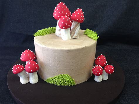 Chestnuts and mushroom cream recipe from spain. Buttercream Finish Mushroom Cake - Edible Art