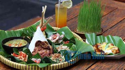 Mengenal Megibung Tradisi Kebersamaan Dan Toleransi Warga Bali Saat