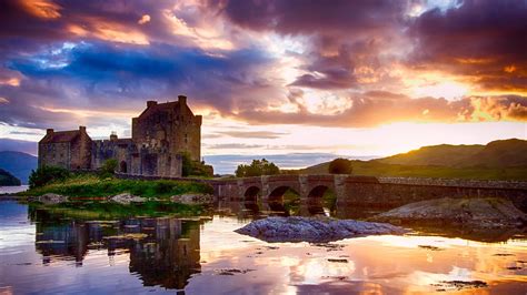 Escocia El Castillo La Reflexión Del Agua Cielo Nubes Río Puente