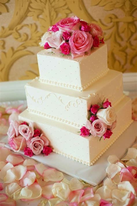 Jun Bouquet Of Roses And Peonies Square Wedding Cakes Cake Decorating